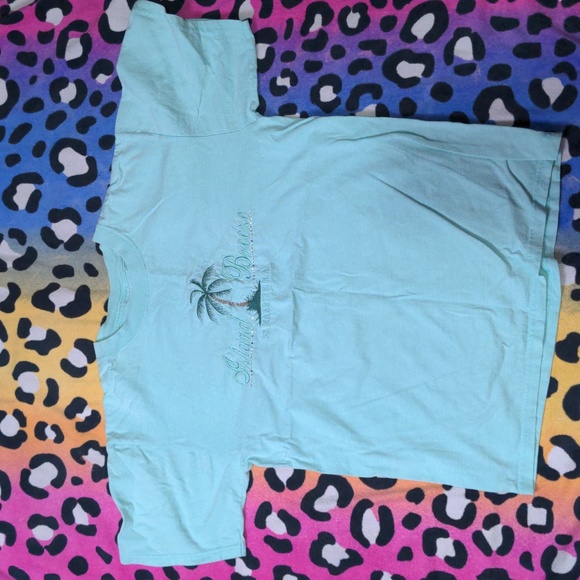 Free add on - Vintage 🏝️Island Breeze🏝️ Tee - Picture 1 of 6